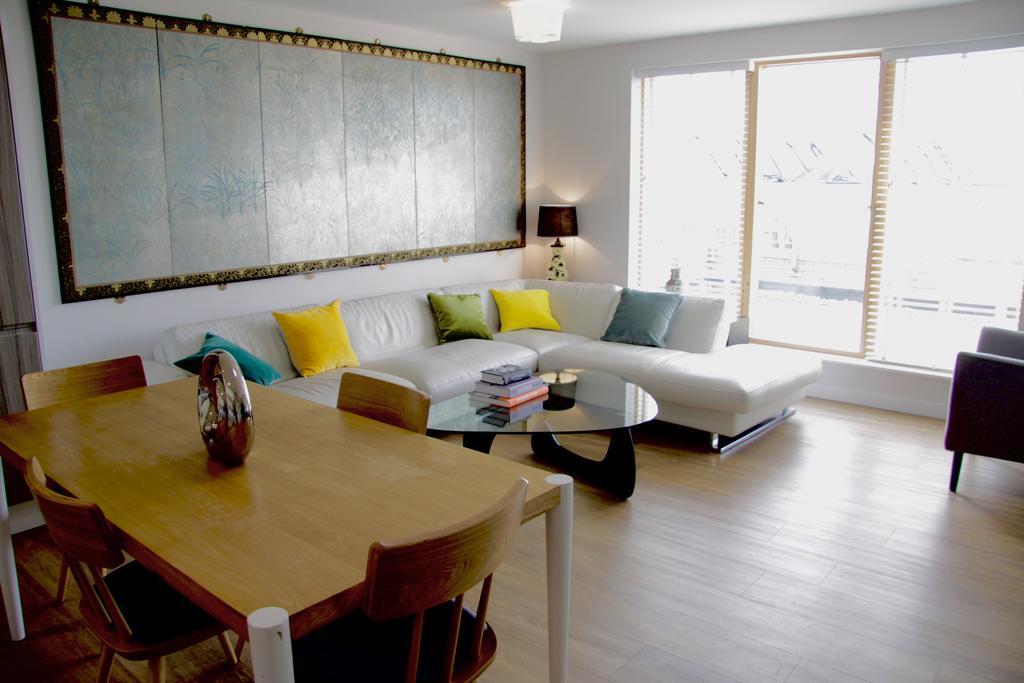 Lux Living Apartments - Florian House CBG Екстериор снимка