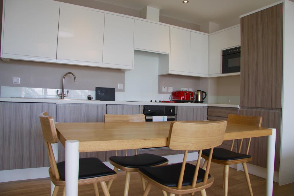 Lux Living Apartments - Florian House CBG Екстериор снимка