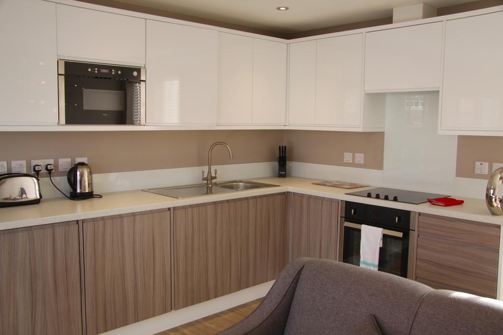 Lux Living Apartments - Florian House CBG Екстериор снимка
