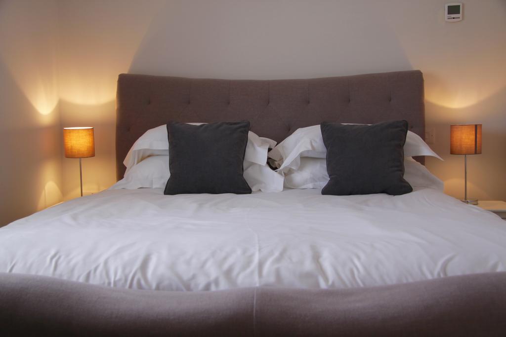 Lux Living Apartments - Florian House CBG Екстериор снимка