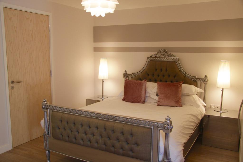 Lux Living Apartments - Florian House CBG Екстериор снимка