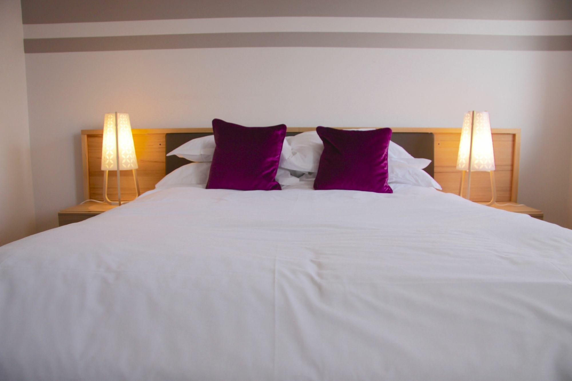 Lux Living Apartments - Florian House CBG Екстериор снимка